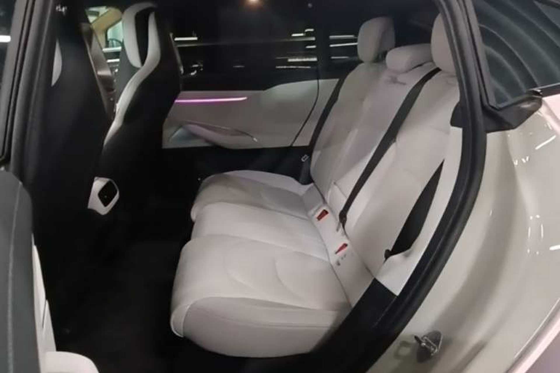 Used Xiaomi Auto SU7 2024 Rear-Drive Long-Range Intelligent Driving Version Left Rear Seat