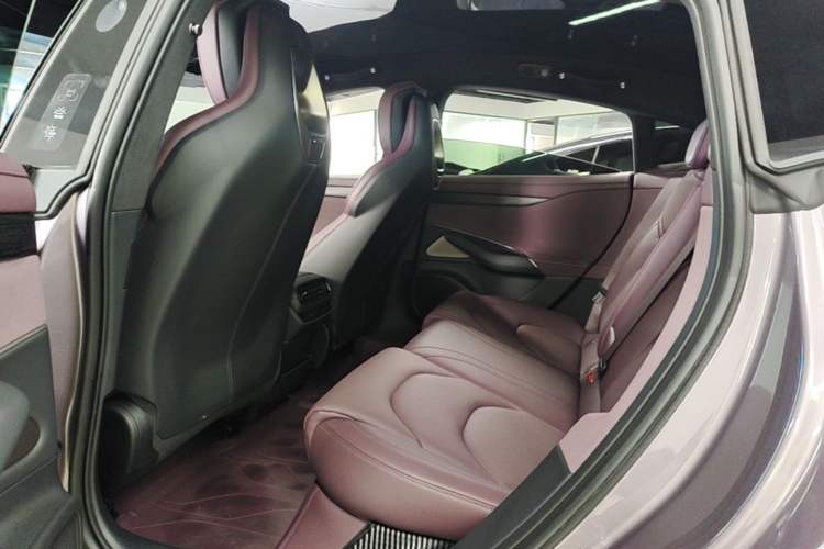 Used Xiaomi Auto SU7 2024 Four-Wheel Drive Ultra-Long Range Advanced Intelligent Driving Max Edition Left Rear Seat