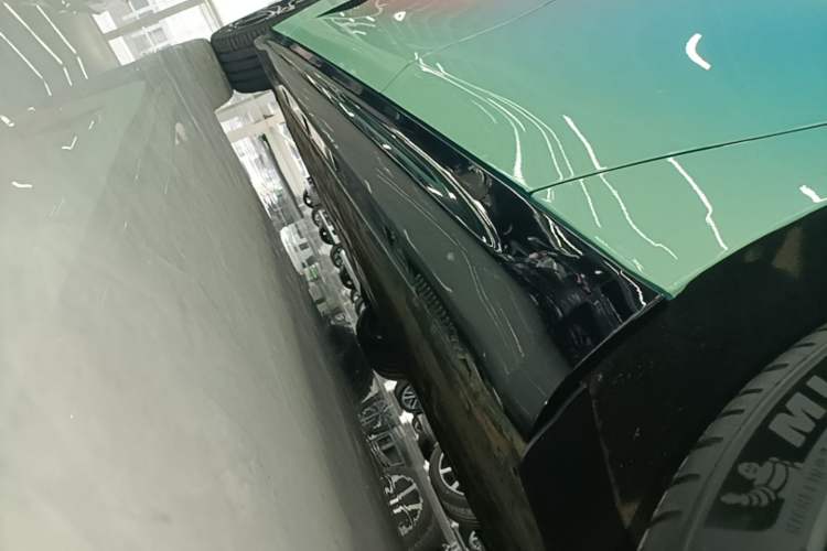 Used Xiaomi Auto SU7 2024 Rear-Drive Ultra-Long Range Advanced Pro-Level Intelligent Driving Version Left Side Sill