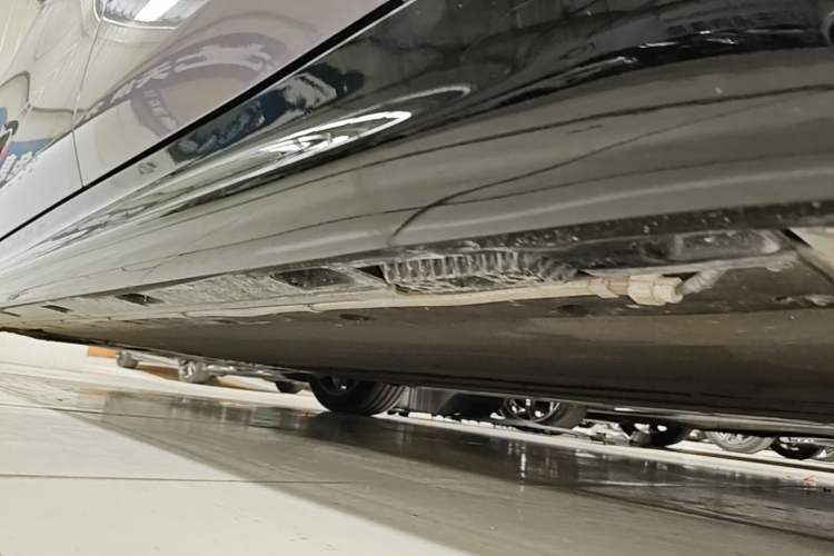 Used Xiaomi Auto SU7 2024 Rear-Drive Long-Range Intelligent Driving Version Left Side Sill