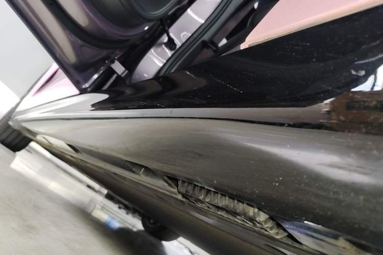 Used Xiaomi Auto SU7 2024 Four-Wheel Drive Ultra-Long Range Advanced Intelligent Driving Max Edition Left Side Sill