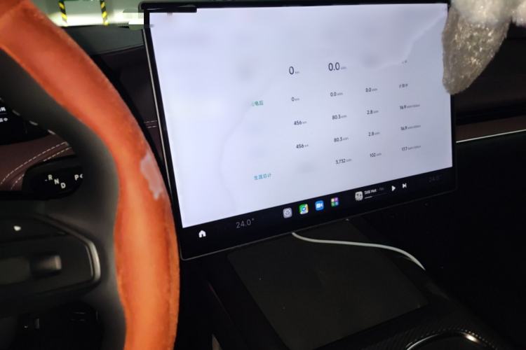 Used Xiaomi Auto SU7 2024 Four-Wheel Drive Ultra-Long Range Advanced Intelligent Driving Max Edition Audio And AC Panel