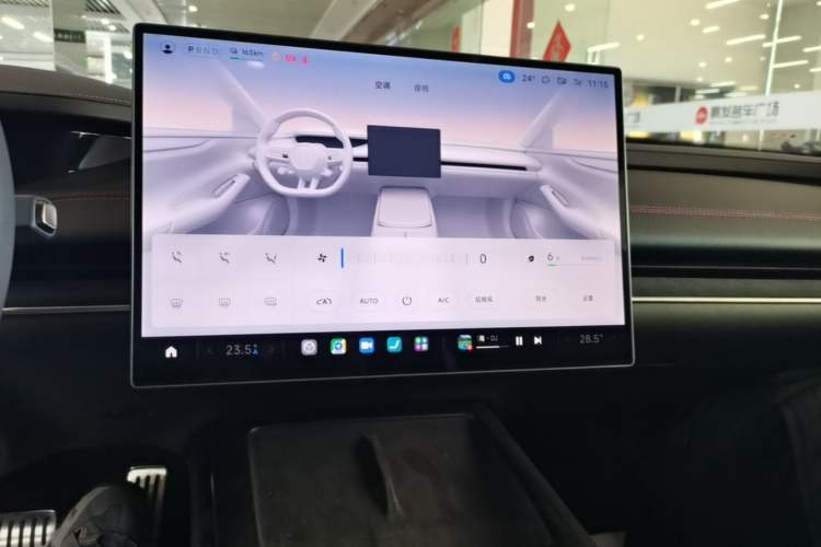 Used Xiaomi Auto SU7 2024 Four-Wheel Drive Ultra-Long Range Advanced Intelligent Driving Max Edition Audio And AC Panel