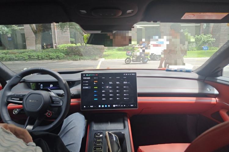 Used Xiaomi Auto SU7 2024 Four-Wheel Drive Ultra-Long Range Advanced Intelligent Driving Max Edition Center Console