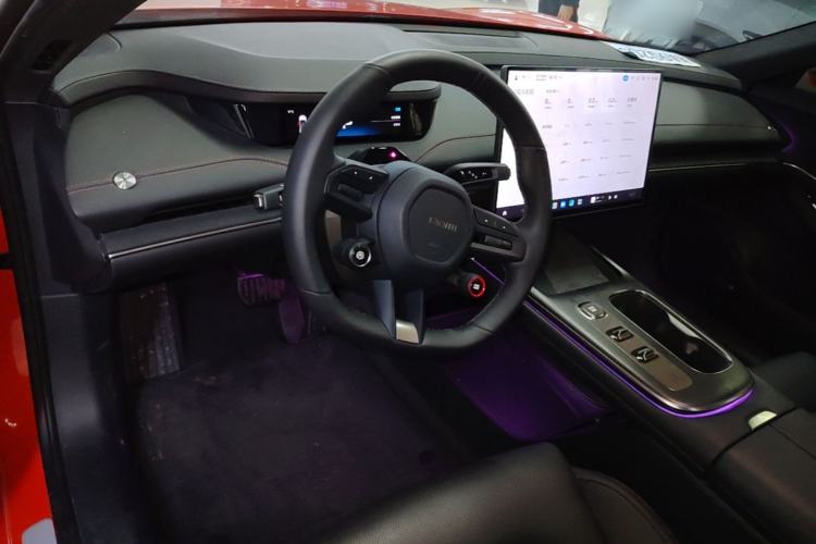 Used Xiaomi Auto SU7 2024 Rear-Drive Ultra-Long Range Advanced Pro-Level Intelligent Driving Version Center Console