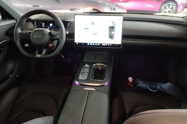 Used Xiaomi Auto SU7 2024 Rear-Drive Ultra-Long Range Advanced Pro-Level Intelligent Driving Version Center Console