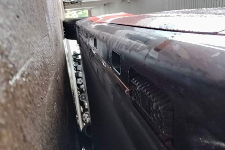 Used Xiaomi Auto SU7 2024 Four-Wheel-Drive Max Founder's Edition Chassis Front Right