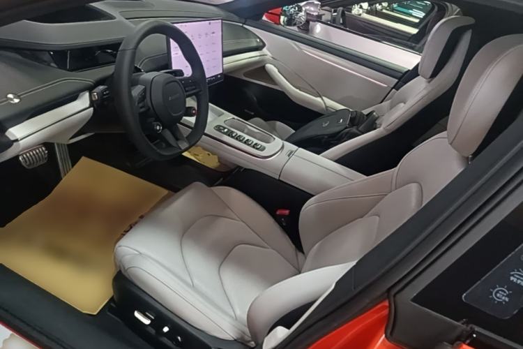 Used Xiaomi Auto SU7 2024 Four-Wheel Drive Ultra-Long Range Advanced Intelligent Driving Max Edition Driver Seat