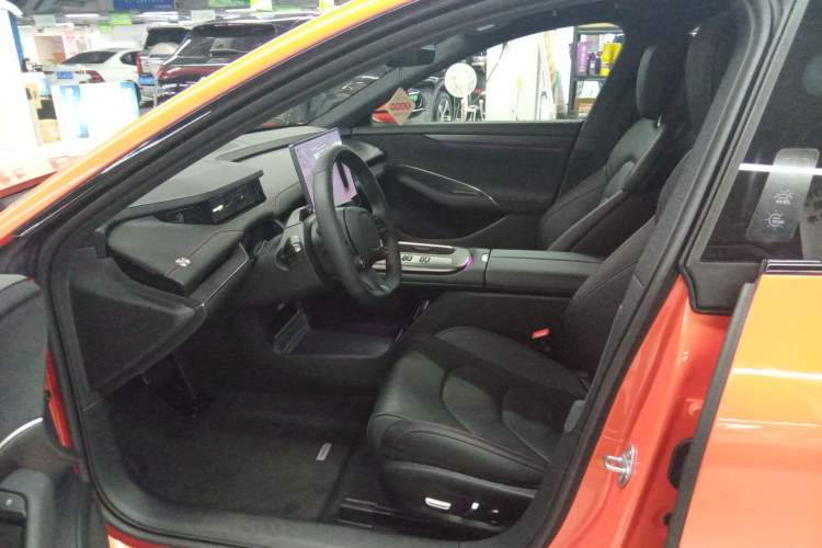 Used Xiaomi Auto SU7 2024 Rear-Drive Ultra-Long Range Advanced Pro-Level Intelligent Driving Version Driver Seat