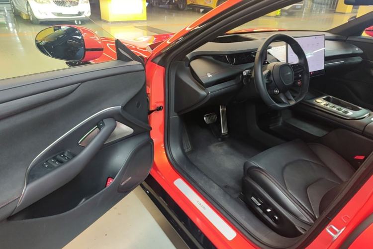 Used Xiaomi Auto SU7 2024 Four-Wheel Drive Ultra-Long Range Advanced Intelligent Driving Max Edition Driver Seat