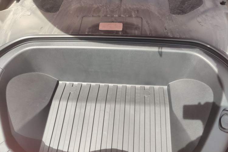 Used Xiaomi Auto SU7 2024 Rear-Drive Ultra-Long Range Advanced Pro-Level Intelligent Driving Version Engine Bay