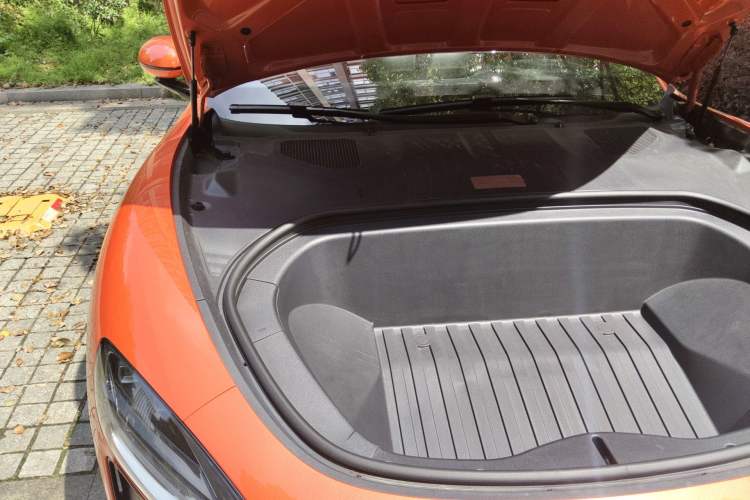 Used Xiaomi Auto SU7 2024 Rear-Drive Ultra-Long Range Advanced Pro-Level Intelligent Driving Version Engine Bay Right