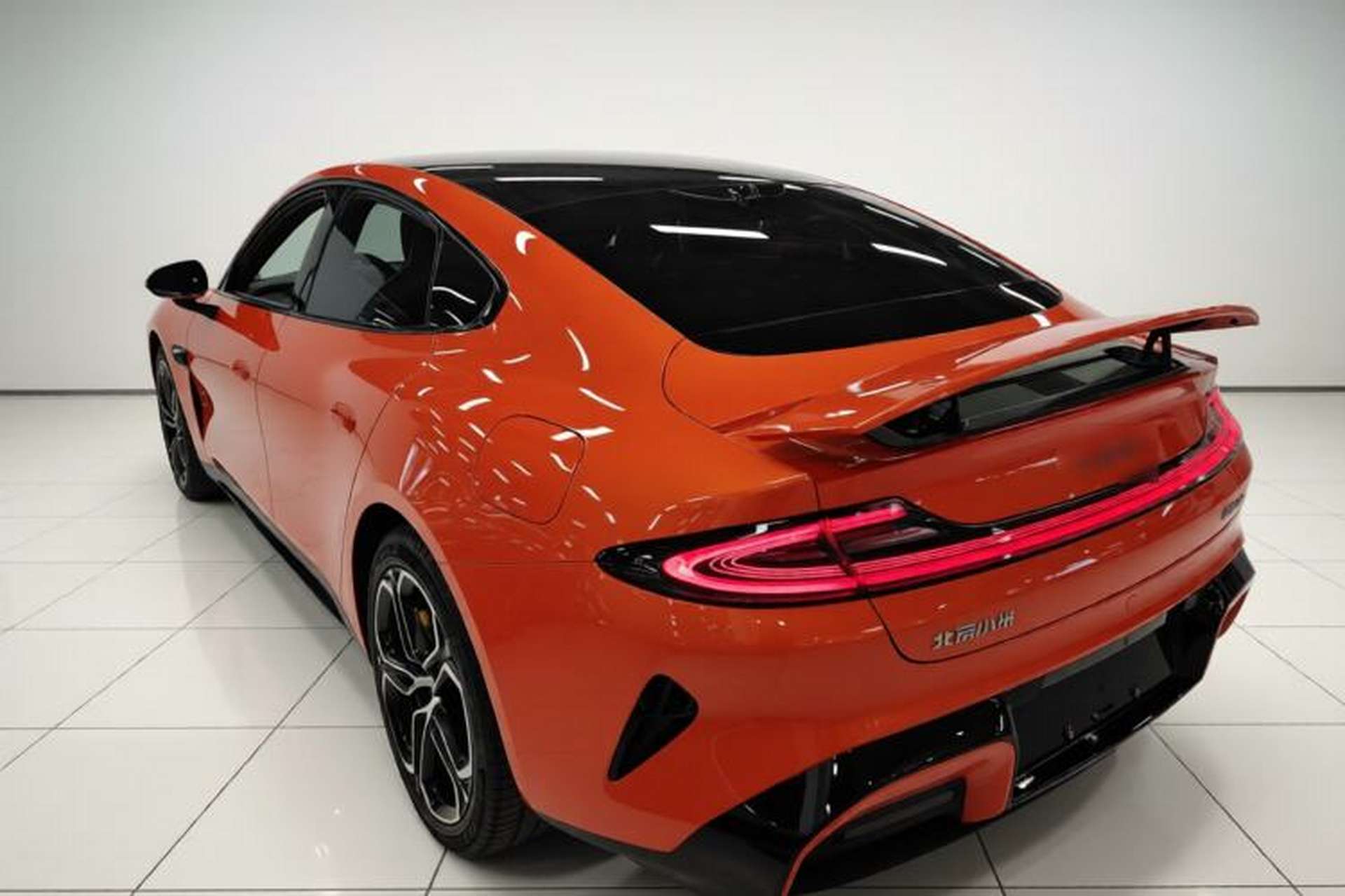 Used Xiaomi Auto SU7 2024 Four-Wheel Drive Ultra-Long Range Advanced Intelligent Driving Max Edition Exterior 2