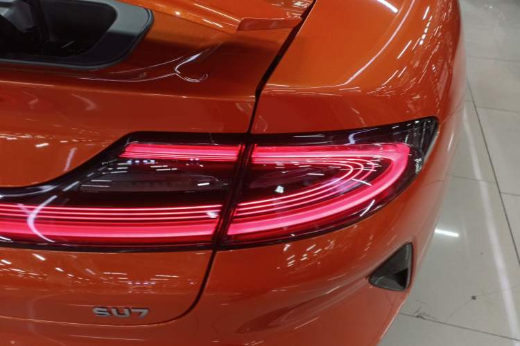 Used Xiaomi Auto SU7 2024 Rear-Drive Ultra-Long Range Advanced Pro-Level Intelligent Driving Version Exterior 3