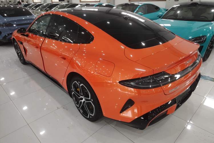 Used Xiaomi Auto SU7 2024 Rear-Drive Long-Range Intelligent Driving Version Exterior 3