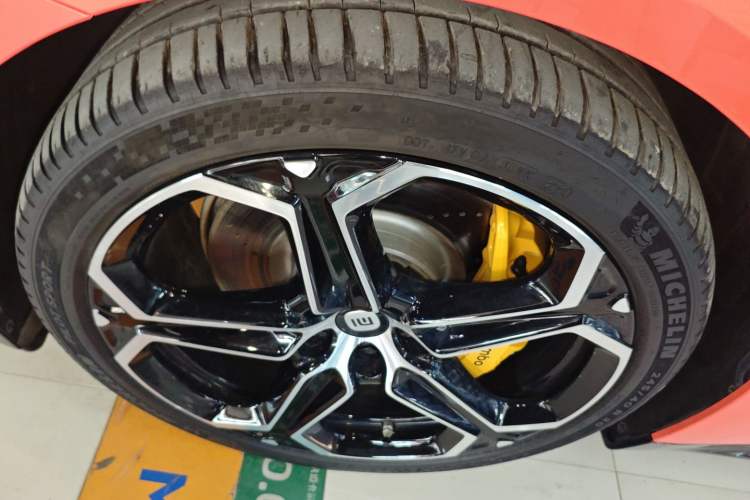 Used Xiaomi Auto SU7 2024 Four-Wheel Drive Ultra-Long Range Advanced Intelligent Driving Max Edition Exterior 4