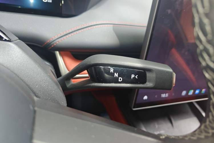 Used Xiaomi Auto SU7 2024 Four-Wheel Drive Ultra-Long Range Advanced Intelligent Driving Max Edition Gear Lever