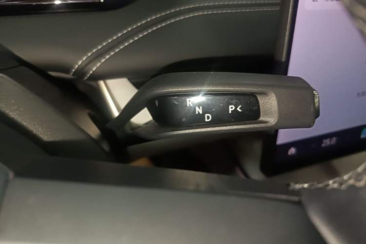 Used Xiaomi Auto SU7 2024 Four-Wheel Drive Ultra-Long Range Advanced Intelligent Driving Max Edition Gear Lever