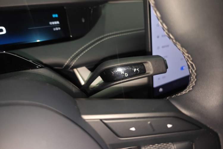 Used Xiaomi Auto SU7 2024 Rear-Drive Ultra-Long Range Advanced Pro-Level Intelligent Driving Version Gear Lever