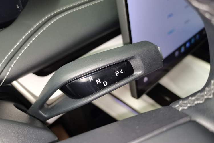Used Xiaomi Auto SU7 2024 Four-Wheel Drive Ultra-Long Range Advanced Intelligent Driving Max Edition Gear Lever
