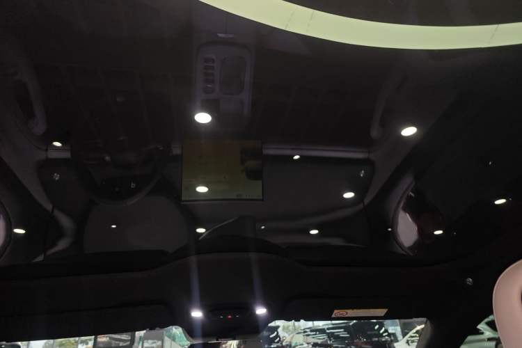 Used Xiaomi Auto SU7 2024 Rear-Drive Ultra-Long Range Advanced Pro-Level Intelligent Driving Version Headliner