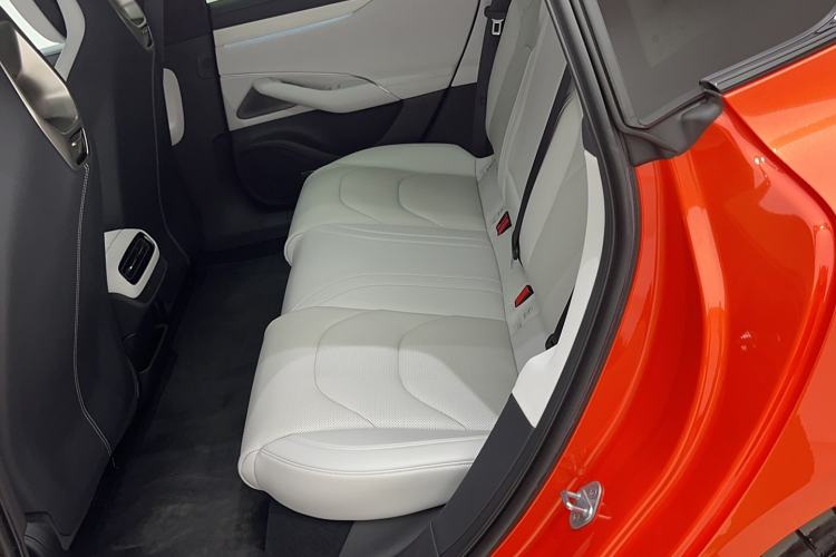 Used Xiaomi Auto SU7 2024 Four-Wheel Drive Ultra-Long Range Advanced Intelligent Driving Max Edition Interior 1