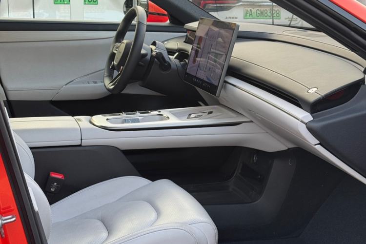 Used Xiaomi Auto SU7 2024 Rear-Drive Long-Range Intelligent Driving Version Interior 2