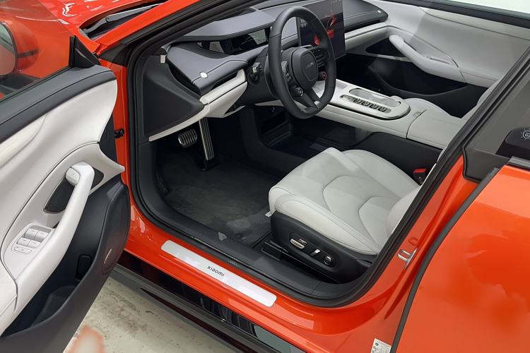 Used Xiaomi Auto SU7 2024 Four-Wheel Drive Ultra-Long Range Advanced Intelligent Driving Max Edition Interior 2