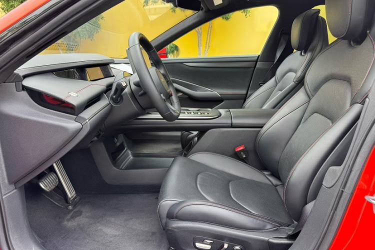 Used Xiaomi Auto SU7 2024 Four-Wheel Drive Ultra-Long Range Advanced Intelligent Driving Max Edition Interior 2