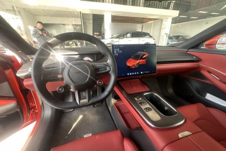 Used Xiaomi Auto SU7 2024 Rear-Drive Long-Range Intelligent Driving Version Interior 2