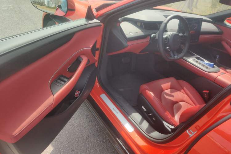 Used Xiaomi Auto SU7 2024 Rear-Drive Ultra-Long Range Advanced Pro-Level Intelligent Driving Version Interior 3