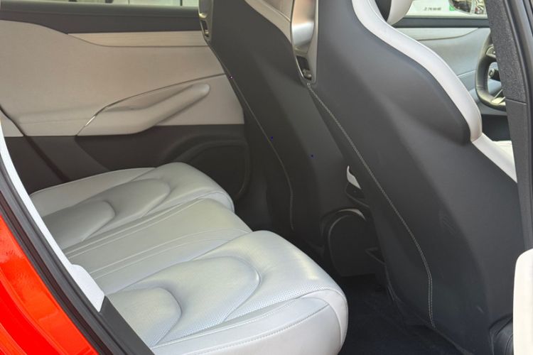 Used Xiaomi Auto SU7 2024 Rear-Drive Long-Range Intelligent Driving Version Interior 3