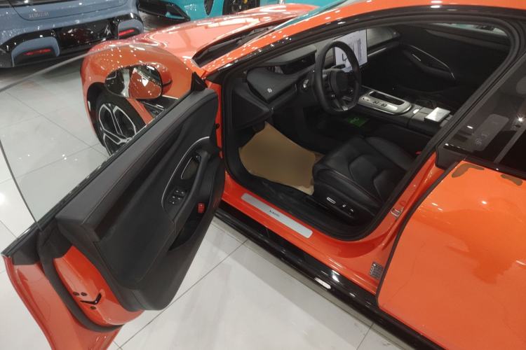 Used Xiaomi Auto SU7 2024 Rear-Drive Long-Range Intelligent Driving Version Interior 3