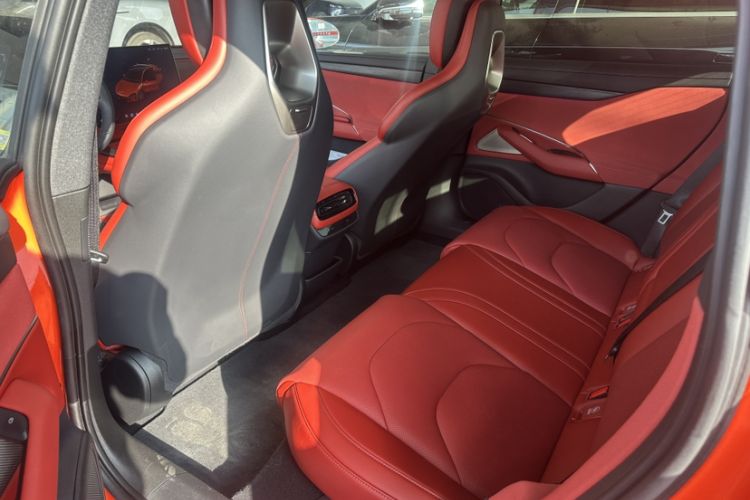 Used Xiaomi Auto SU7 2024 Rear-Drive Long-Range Intelligent Driving Version Interior 3