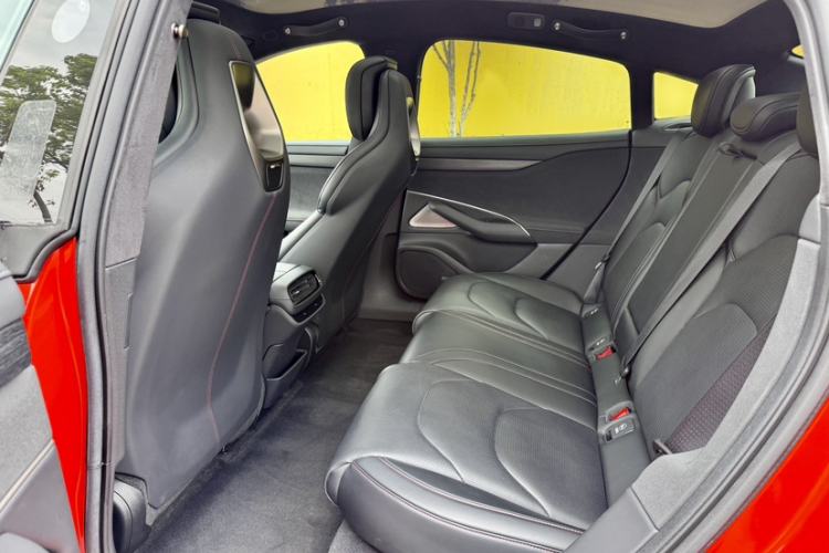 Used Xiaomi Auto SU7 2024 Four-Wheel Drive Ultra-Long Range Advanced Intelligent Driving Max Edition Interior 3