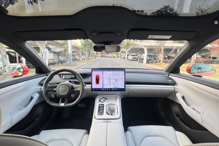Used Xiaomi Auto SU7 2024 Rear-Drive Long-Range Intelligent Driving Version Interior 4