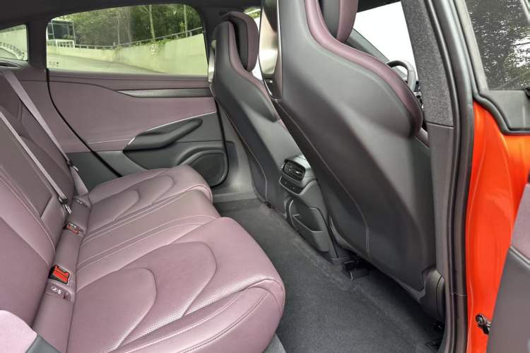 Used Xiaomi Auto SU7 2024 Rear-Drive Ultra-Long Range Advanced Pro-Level Intelligent Driving Version Interior 6