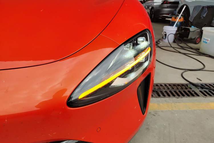 Used Xiaomi Auto SU7 2024 Four-Wheel Drive Ultra-Long Range Advanced Intelligent Driving Max Edition Left Front Headlight
