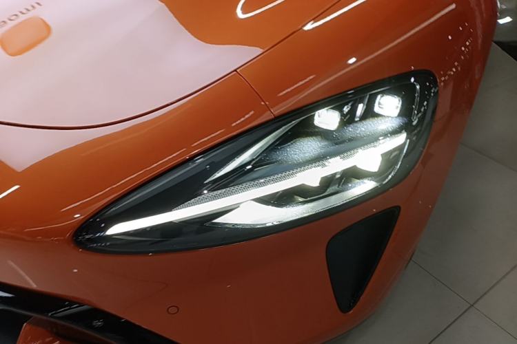 Used Xiaomi Auto SU7 2024 Rear-Drive Long-Range Intelligent Driving Version Left Front Headlight