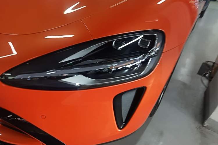 Used Xiaomi Auto SU7 2024 Four-Wheel Drive Ultra-Long Range Advanced Intelligent Driving Max Edition Left Front Headlight