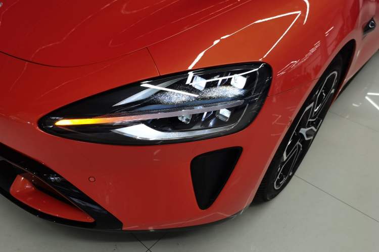 Used Xiaomi Auto SU7 2024 Four-Wheel Drive Ultra-Long Range Advanced Intelligent Driving Max Edition Left Front Headlight