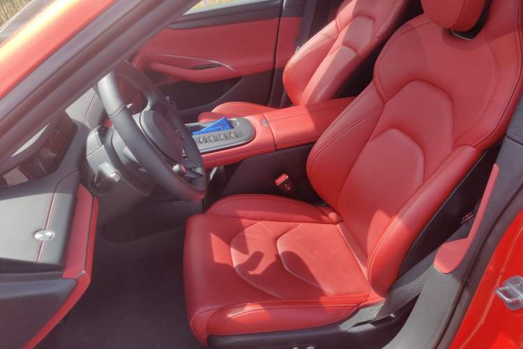 Used Xiaomi Auto SU7 2024 Rear-Drive Ultra-Long Range Advanced Pro-Level Intelligent Driving Version Left Front Seat