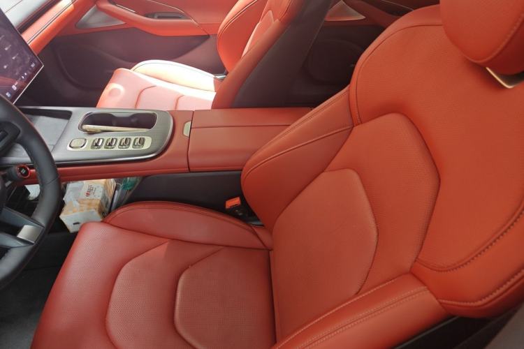 Used Xiaomi Auto SU7 2024 Four-Wheel Drive Ultra-Long Range Advanced Intelligent Driving Max Edition Left Front Seat