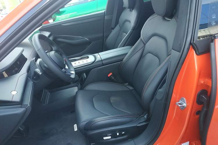 Used Xiaomi Auto SU7 2024 Four-Wheel Drive Ultra-Long Range Advanced Intelligent Driving Max Edition Left Front Seat