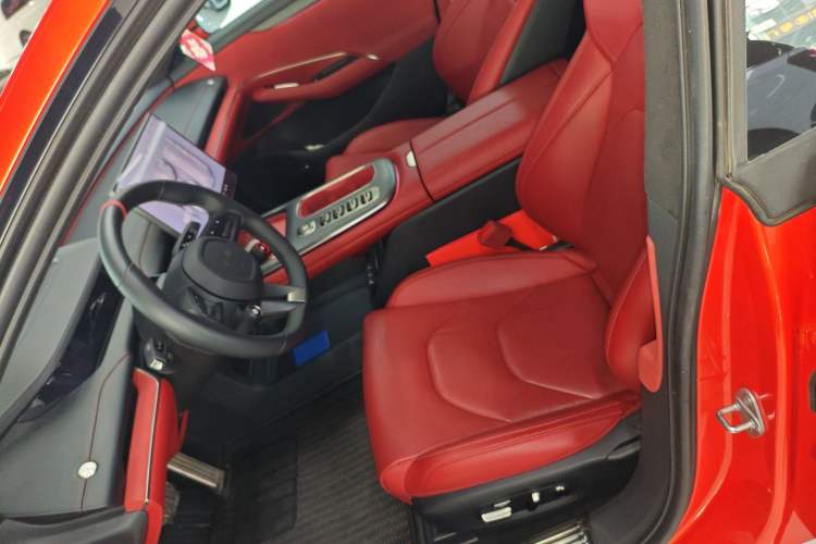 Used Xiaomi Auto SU7 2024 Four-Wheel Drive Ultra-Long Range Advanced Intelligent Driving Max Edition Left Front Seat
