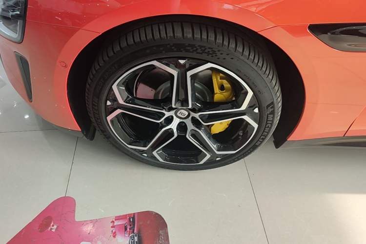 Used Xiaomi Auto SU7 2024 Rear-Drive Long-Range Intelligent Driving Version Left Front Wheel Hub