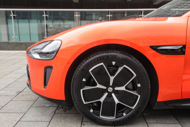 Used Xiaomi Auto SU7 2024 Rear-Drive Long-Range Intelligent Driving Version Left Front Wheel Hub