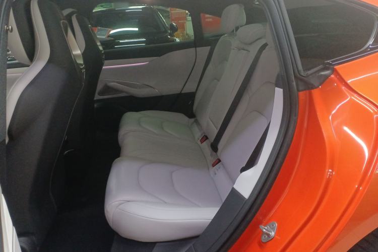 Used Xiaomi Auto SU7 2024 Rear-Drive Ultra-Long Range Advanced Pro-Level Intelligent Driving Version Left Rear Seat
