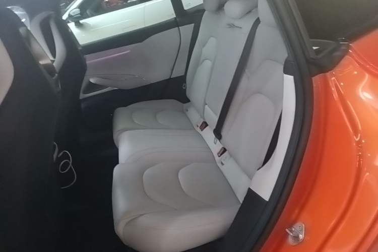 Used Xiaomi Auto SU7 2024 Rear-Drive Long-Range Intelligent Driving Version Left Rear Seat