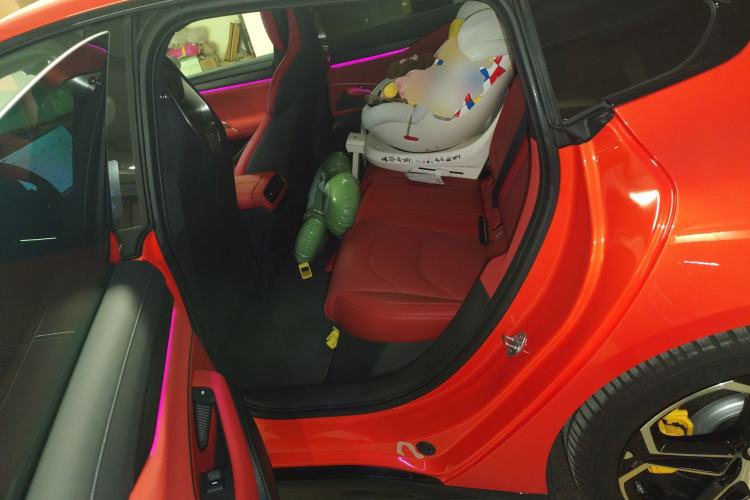 Used Xiaomi Auto SU7 2024 Four-Wheel Drive Ultra-Long Range Advanced Intelligent Driving Max Edition Left Rear Seat